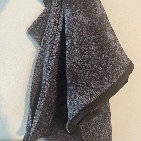 Lululemon Scarf - Picture 1 of 4